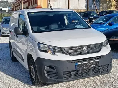Usado Peugeot Partner Premium 102 CV (75 kW) 2020 Blanco Monovolumen