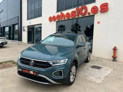 Usado VW T-Roc 150 CV (110 kW) 2024 Gris / plata SUV