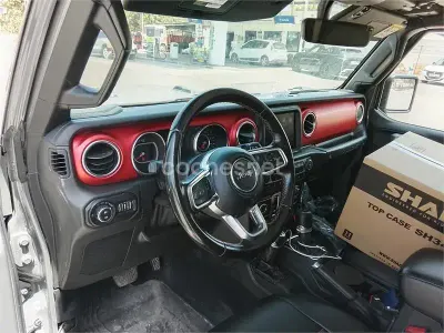 Usado Jeep Wrangler Rubicon 200 CV (147 kW) 2020 Gris / plata SUV
