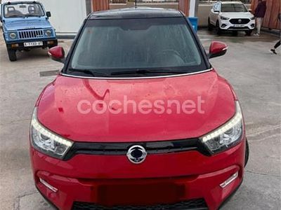 Rojo Usado 2016 Ssangyong (KGM) Tivoli Limited SUV | 8000 € (Precio justo)