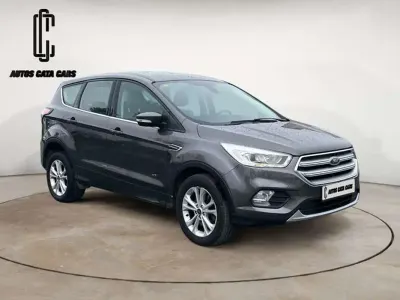 Usado Ford Kuga Titanium 180 CV (132 kW) 2018 Gris SUV