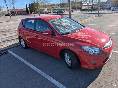 Usado Hyundai i30 Classic 109 CV (80 kW) 2010 Rojo Berlina