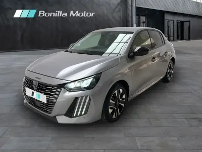 Usado Peugeot 208 Allure 100 CV (73 kW) 2025 Gris / plata Utilitario