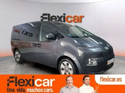 Usado Hyundai Staria 227 CV (166 kW) 2024 Gris Monovolumen