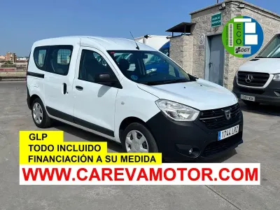 Usado Dacia Dokker Essentiel 110 CV (80 kW) 2021 Blanco Monovolumen