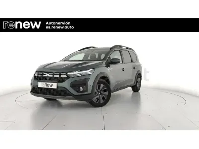 Usado Dacia Jogger Expression 100 CV (73 kW) 2025 Verde Monovolumen