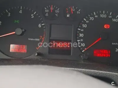 Usado Audi A6 150 CV (110 kW) 2000 Gris / plata Berlina