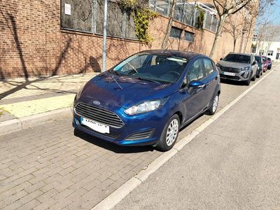Usado Ford Fiesta Trend 82 CV (60 kW) 2014 Azul Utilitario