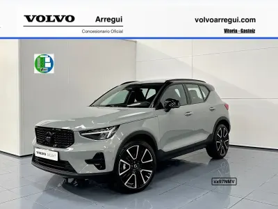 Uusi Volvo XC40 Ultra 163 HP (119 kW) 2026 Harmaa Katumaasturi