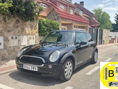 Usado Mini ONE 90 CV (66 kW) 2002 Negro Utilitario