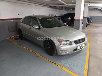 Gris / plata Usado 2002 Lexus IS200 Berlina | 10.000 €