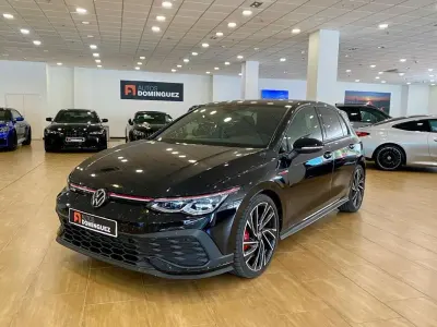 Usado VW Golf VIII GTI 300 CV (220 kW) 2023 Negro Utilitario