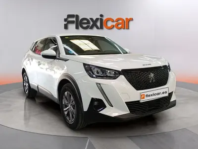 Usado Peugeot 2008 Active 100 CV (73 kW) 2020 Blanco SUV