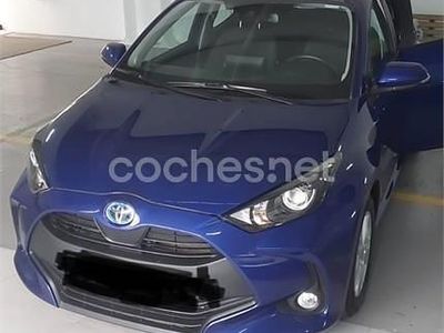 Azul Usado 2023 Toyota Yaris Hybrid Style Berlina | 20.500 € (Precio justo)