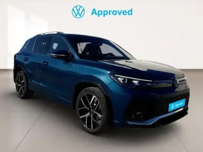Begagnad VW Tiguan R-line 150 HK (110 kW) 2024 Blå SUV