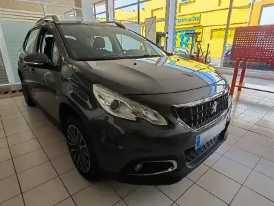 Usado Peugeot 2008 Active 82 CV (60 kW) 2016 Gris SUV