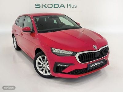 Rojo Usado 2025 Skoda Scala Selection Utilitario | 25.000 € (Un poco caro)