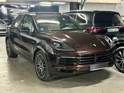 Usado Porsche Cayenne 462 CV (339 kW) 2018 Granate SUV