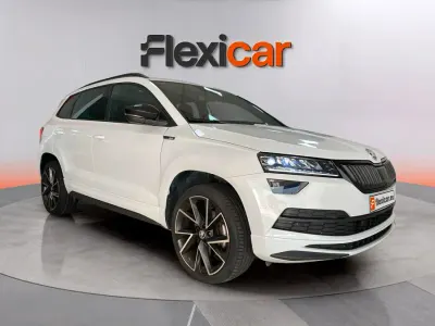 Usado Skoda Karoq Style 150 CV (110 kW) 2021 Blanco SUV