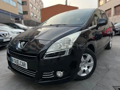 Usado Peugeot 5008 Premium 112 HP (82 kW) 2010 Preto Monovolume
