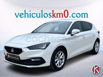Usado Seat Leon Style 110 CV (80 kW) 2021 Blanco Berlina