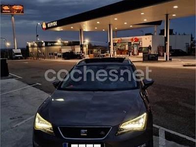 Usado Seat Leon ST FR 150 CV (110 kW) 2016 Gris / plata Familiar