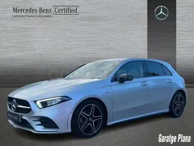 Usado Mercedes A180 116 CV (85 kW) 2022 Gris / plata Berlina