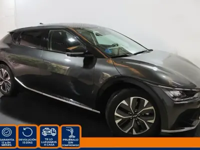 Käytetty Kia EV6 Air 168 kW (229 HP) 2023 Harmaa Katumaasturi