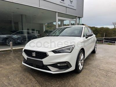 Usado Seat Leon FR 116 CV (85 kW) 2025 Blanco Berlina