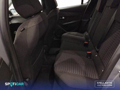 Usado Peugeot 208 Allure 101 CV (74 kW) 2025 Gris Utilitario