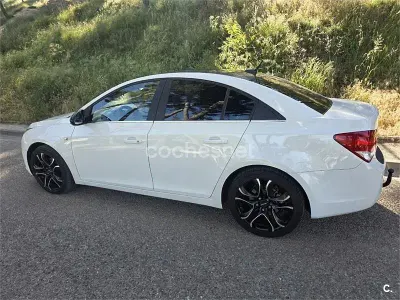 Usado Chevrolet Cruze LS 125 HP (91 kW) 2010 Branco Sedan
