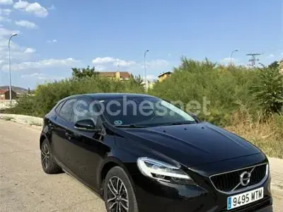 Usado Volvo V40 120 CV (88 kW) 2019 Negro Berlina