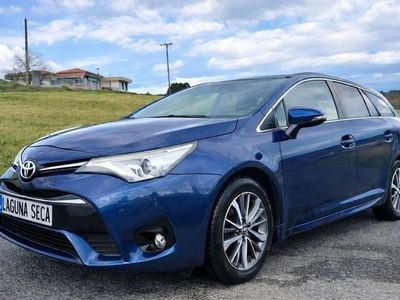 Usado Toyota Avensis Advance 143 CV (105 kW) 2016 Azul Familiar