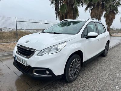 Usado Peugeot 2008 Allure 100 CV (73 kW) 2015 Blanco SUV