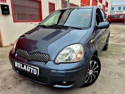 Usado Toyota Yaris 90 CV (66 kW) 2006 Gris / plata Berlina