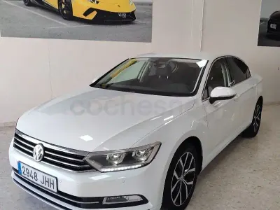 Usado VW Passat Advance 150 CV (110 kW) 2016 Blanco Berlina