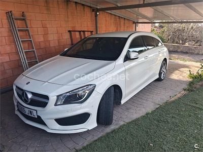 Usado Mercedes CLA220 Shooting Brake AMG line 177 CV (130 kW) 2017 Blanco Familiar