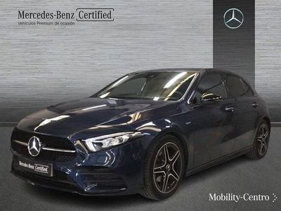 Usado Mercedes A180 AMG line 116 CV (85 kW) 2021 Denim blue  metallic paint Berlina