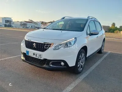 Usado Peugeot 2008 Style 100 CV (73 kW) 2018 Blanco SUV