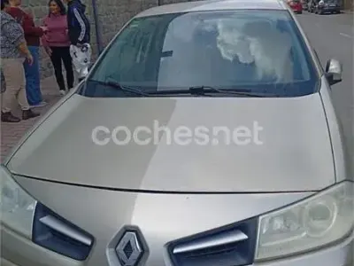 Usado Renault Mégane 85 CV (62 kW) 2008 Gris / plata Berlina