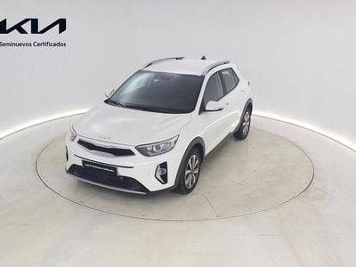 Clear white Usado 2024 Kia Stonic SUV | 20.100 € (Un poco caro)