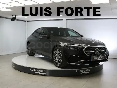 Usado Mercedes E300 313 CV (230 kW) 2025 Gris / plata Berlina