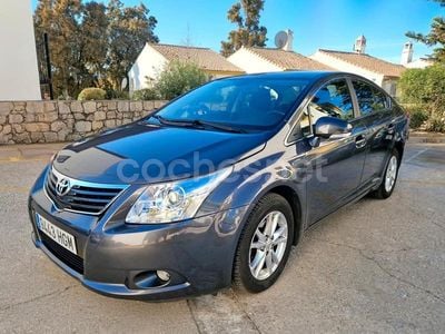 Gris / plata Usado 2011 Toyota Avensis Active Berlina | 10.500 € (Un poco caro)