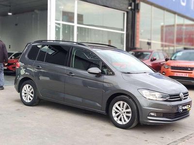Gris Usado 2018 VW Touran Business Monovolumen | 17.900 € (Precio justo)