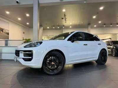 Usado Porsche Cayenne Black Edition 470 CV (345 kW) 2026 Blanco SUV
