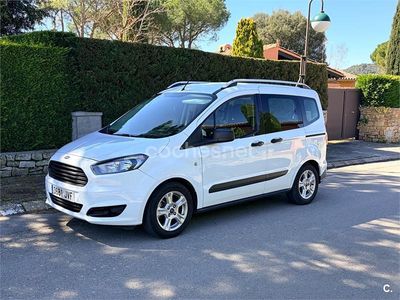 Usado Ford Tourneo Courier Trend 100 CV (73 kW) 2016 Blanco Monovolumen