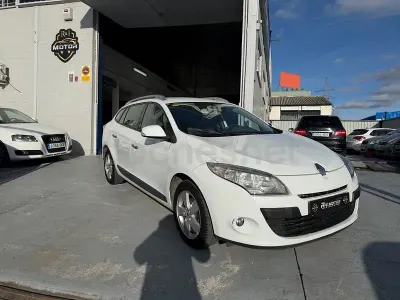 Używany Renault Mégane GrandTour Dynamique 105 KM (77 kW) 2010 Biały Kombi
