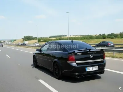 Usado Opel Vectra GTS Elegance 177 CV (130 kW) 2004 Negro Berlina