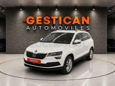 Usado Skoda Karoq Ambition 110 CV (80 kW) 2022 Blanco SUV