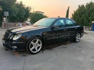 Usado Mercedes E320 Avantgarde 224 CV (164 kW) 2007 Negro Berlina